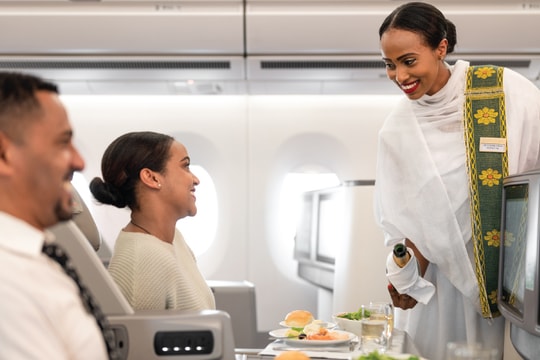 Nga xoay trục hàng không sang châu Phi, tìm cách vượt trừng phạt