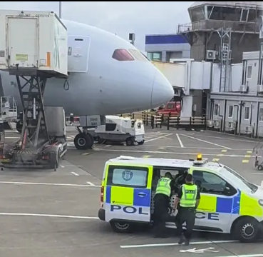 Hành khách bị cấm bay vì tát người lên cơn hoảng loạn