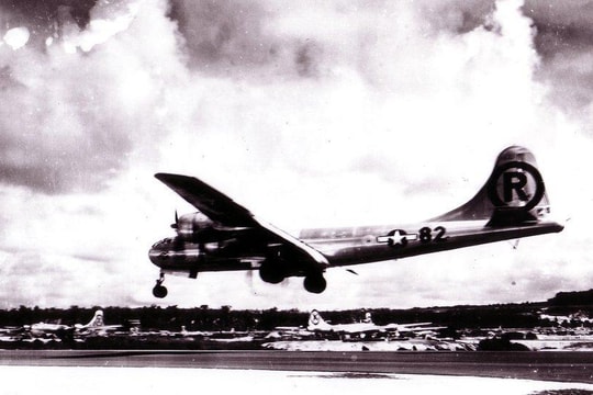 Nhiệm vụ của 2 chiếc B-29 khiến thế giới thay đổi