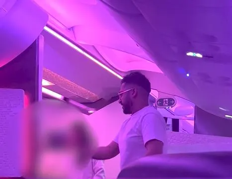 Say xỉn rồi hỏi tiếp viên ‘biết tao là ai không’, hành khách nhận án tù