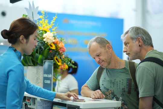 Hơn 12 triệu lượt khách quốc tế đến Việt Nam trong 7 tháng