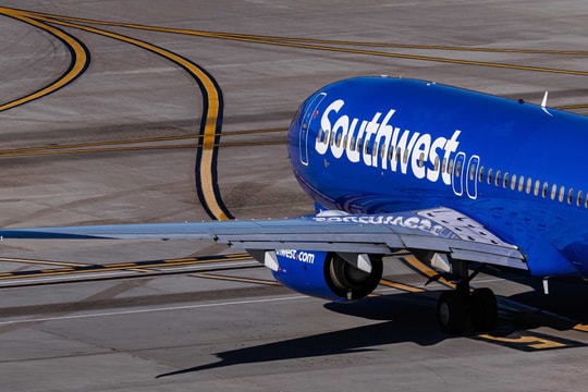 Biểu hiện say rượu, phi công bị đình chỉ ngay trước giờ cất cánh