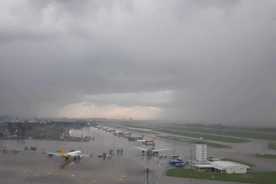 Áp thấp nhiệt đới có thể gây ảnh hưởng đến 5 sân bay ở miền Trung