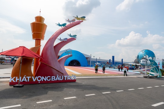 Kéo dài mở cửa Triển lãm thành tựu đất nước đến ngày 15/9