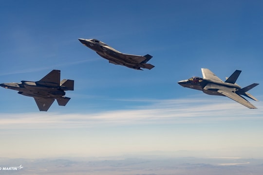 Mỹ điều dàn F-35 áp sát cửa ngõ Venezuela