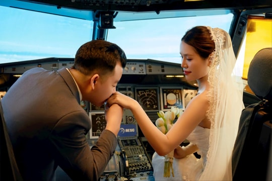 Bộ ảnh cưới trên máy bay độc đáo ở Triển lãm 80 năm Thành tựu Đất nước