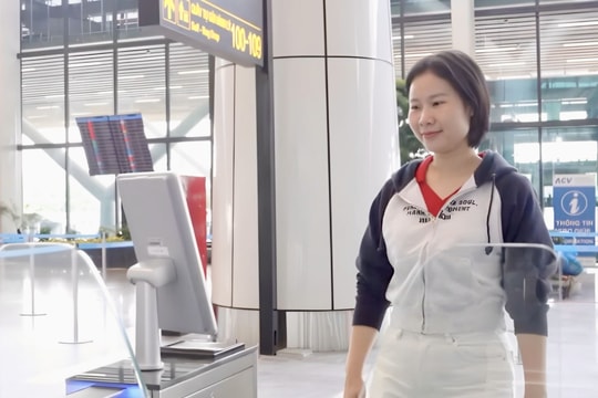 Hành khách không cần cởi giày khi soi chiếu an ninh tại sân bay