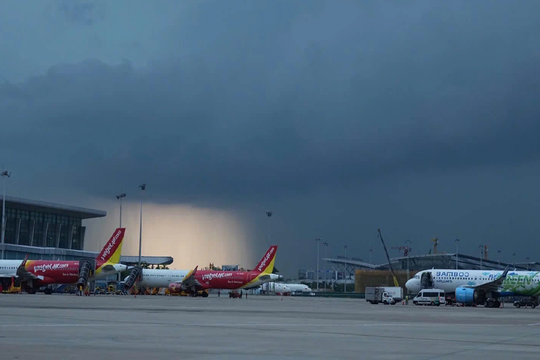 35 chuyến bay bị ảnh hưởng do thời tiết xấu tại sân bay Nội Bài