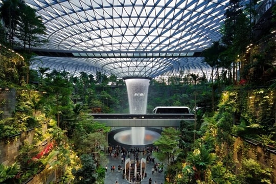 10 sân bay sang trọng nhất thế giới