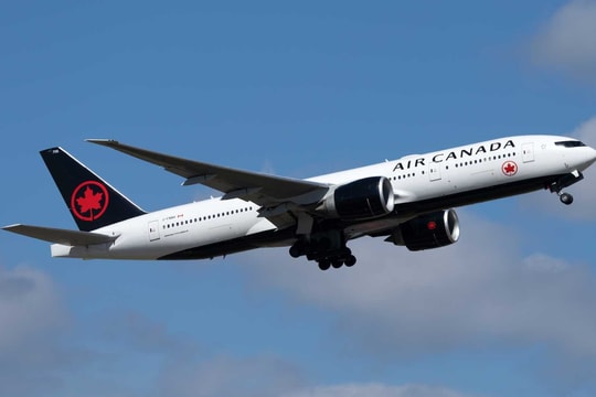 Hãng bay Bắc Mỹ duy nhất phục vụ bia, rượu miễn phí