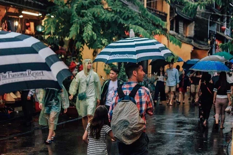 Gặp mưa bão bất chợt khi đi du lịch, làm sao để không 'vỡ kế hoạch'