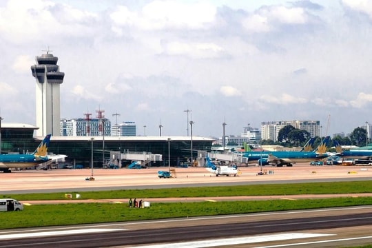 Thời tiết khu vực sân bay hôm nay 9/10: Nội Bài tạnh ráo, Nam Bộ chiều tối mưa dông