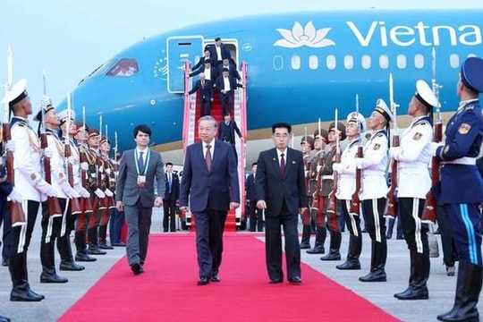 Chuyến bay đặc biệt đưa Tổng Bí thư Tô Lâm tới sân bay Bình Nhưỡng