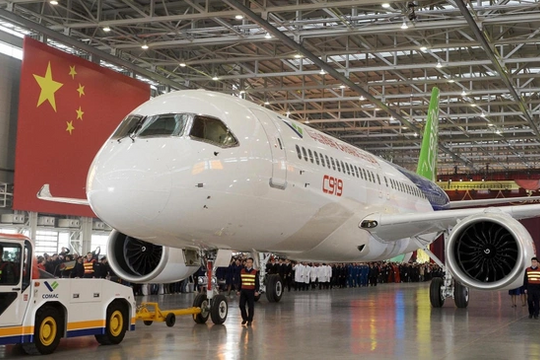 Mỹ đề xuất cấm máy bay Trung Quốc đi qua không phận Nga đến Mỹ