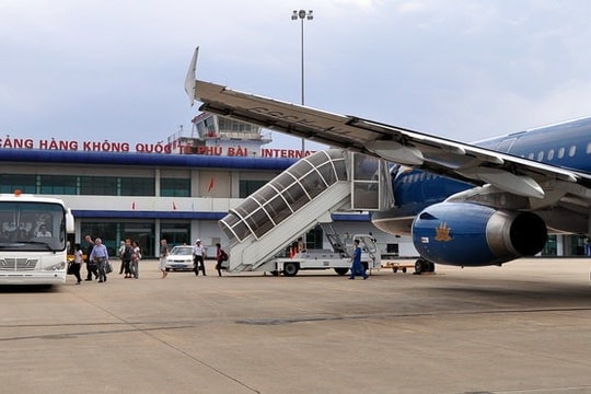 Giá vé máy bay ngày 13/10: Chặng ngắn giữ giá thấp