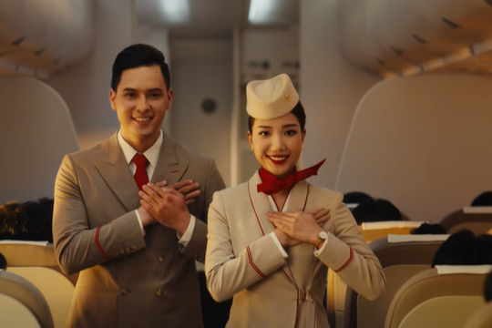 Sun PhuQuoc Airways 'khoe' đồng phục tiếp viên