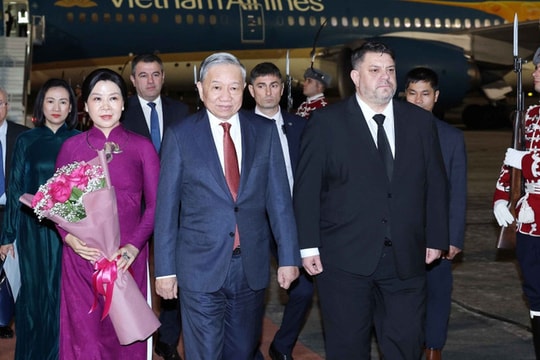 Nghi lễ đón Tổng Bí thư Tô Lâm tại sân bay Sofia, Bulgaria