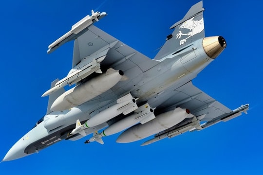 Sức mạnh tiêm kích Gripen Thụy Điển bán cho Ukraine