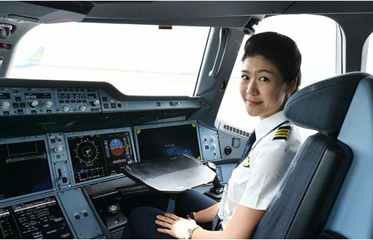 Huỳnh Lý Đông Phương - từ “say máy bay” 3 tháng đến nữ cơ trưởng của Vietnam Airlines