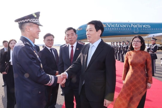 Vì sao chuyên cơ chở Chủ tịch nước Lương Cường hạ cánh tại sân bay quân sự Gimhae, Hàn Quốc