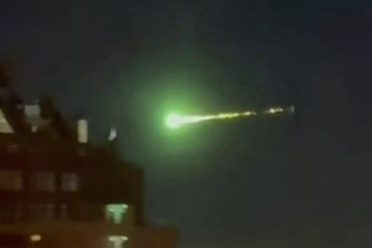 Vệt sáng bí ẩn xuất hiện trên bầu trời Moscow