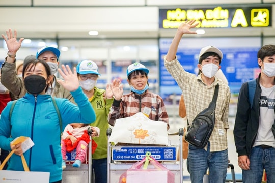 Hỗ trợ 500 vé máy bay, 2.000 vé tàu cho người lao động về quê ăn Tết Bính Ngọ 2026