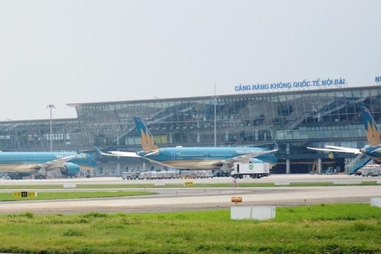 Giá vé máy bay ngày 1/11: Hà Nội - TP.HCM chỉ hơn 900.000 đồng