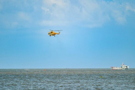 Không quân 917 thực hành bay cứu hộ trên biển Rạch Giá