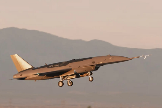 ‘Chiến đấu cơ' YFQ-44: Ẩn số trong đội hình tác chiến người - robot