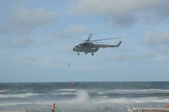 Cận cảnh diễn tập tìm kiếm, cứu nạn máy bay rơi trên vùng biển Nhơn Lý