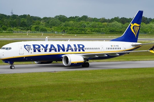 Chuyến bay hạ cánh khẩn cấp vì cơ phó bất tỉnh