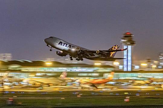 Thời tiết sân bay ngày 16/11: Nam bộ có mưa lớn, nhiều sân bay ảnh hưởng