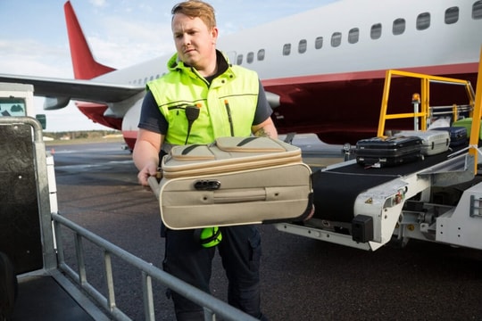 Vì sao hành lý ký gửi chỉ được tối đa 23 kg?