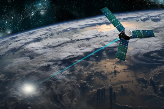 Hệ thống năng lượng vệ tinh: Lời cảnh báo kỷ nguyên vũ khí không gian