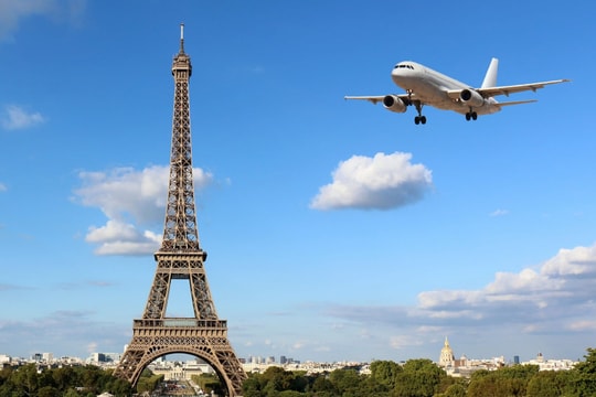 Pháp phạt tới 600 triệu đồng với hành khách gây rối trên máy bay