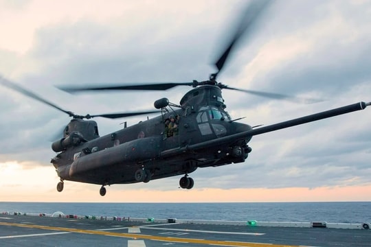 Mỹ chi 877 triệu USD mua thêm trực thăng Chinook hiện đại