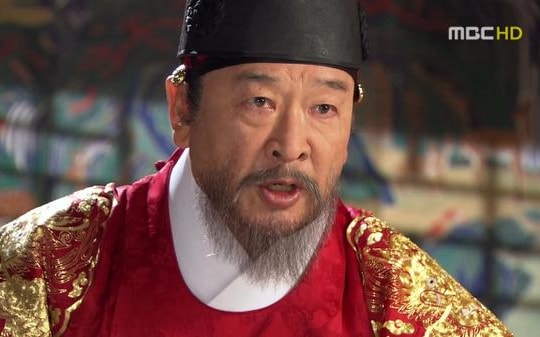 Trải nghiệm mặc Hanbok giống 'ông nội quốc dân' Lee Soon Jae