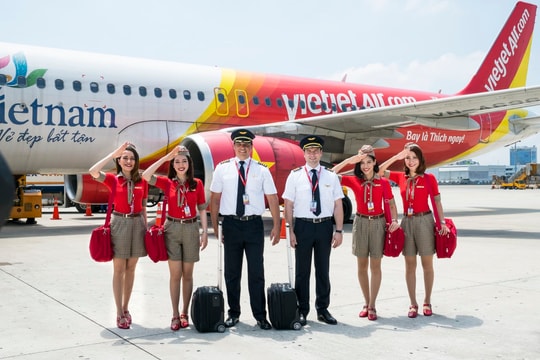 Vietjet khai thác trở lại máy bay COMAC tại Côn Đảo, cổ phiếu VJC tăng mạnh