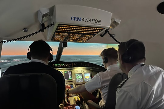 CRM và EMAS: Hai lớp bảo vệ sinh mạng trong buồng lái và cuối đường băng