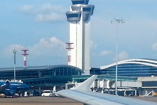 Thời tiết sân bay ngày 27/11: Bão số 15 vào khu vực điều hành của ACC Hồ Chí Minh