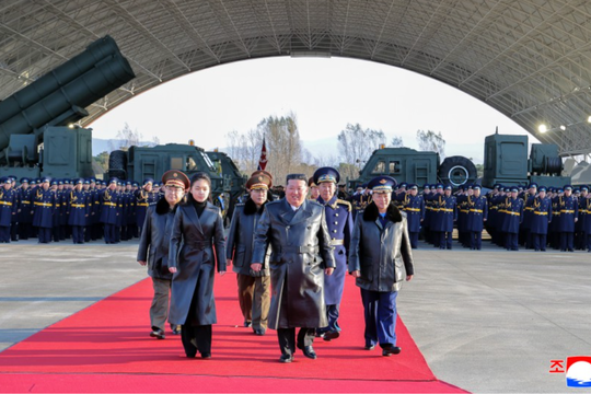 Chủ tịch Triều Tiên củng cố vai trò răn đe hạt nhân của lực lượng Không quân