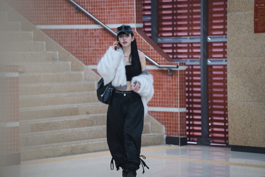 Rầm rộ trào lưu thuê 'trạm tỷ' chụp ảnh tại sân bay