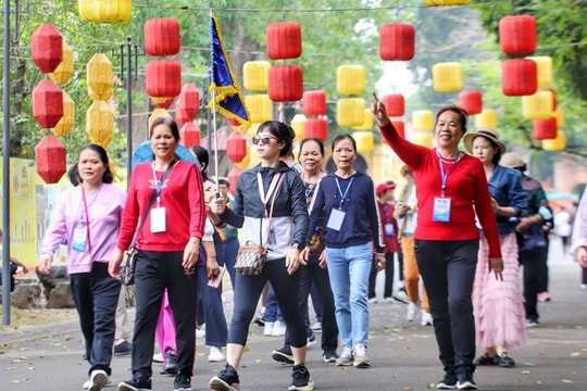 Đổi vé miễn phí đi Nhật, dòng khách Trung Quốc rẽ sang Hàn Quốc