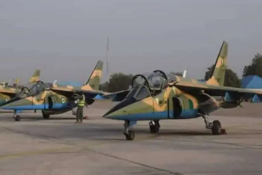 Nigeria điều tiêm kích kiểm soát không phận, hỗ trợ Benin dập tắt đảo chính