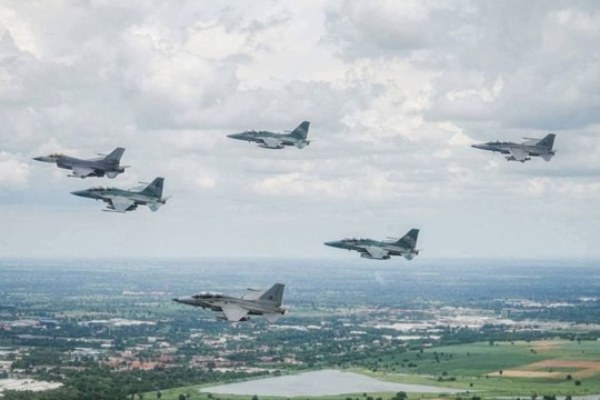 Thái Lan điều tiêm kích F-16 tấn công dọc biên giới Campuchia