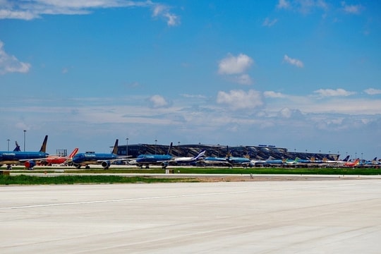 Thời tiết sân bay ngày 15/12: Nội Bài trời đẹp, Trung Bộ còn mưa rải rác