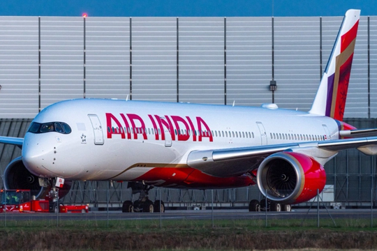 Máy bay Air India trục trặc động cơ, hạ cánh khẩn cấp tại New Delhi