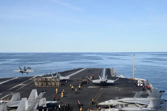 Mỹ triển khai dồn dập máy bay vận tải quân sự tới gần Venezuela