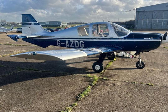 Anh điều tra vụ rơi máy bay hạng nhẹ tại hồ Hanningfield