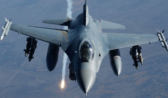 Tiêm kích F-16V Đài Loan, Trung Quốc rơi xuống biển